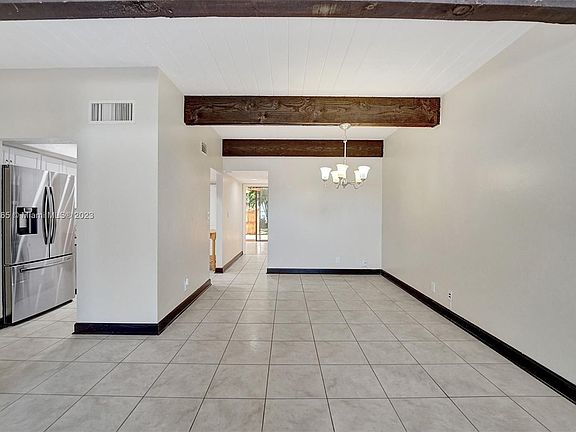 4th image of 760 E Coco Plum Cir APT 7