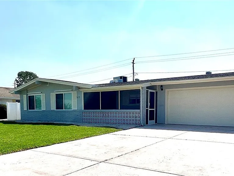 912 La Jolla Ave — Photo 1