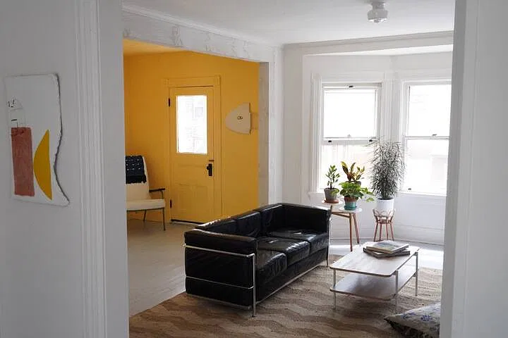 3 bed, 930 sqft, $2,500 — Photo 3