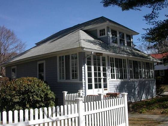 2nd image of 22 Woodland St