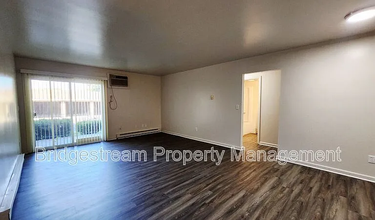421-441 461 #481-N-& — Photo 2
