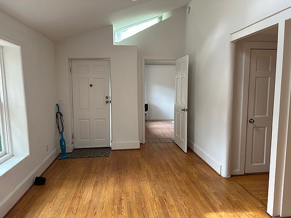 3rd image of 225 1/2 Rosario Blvd