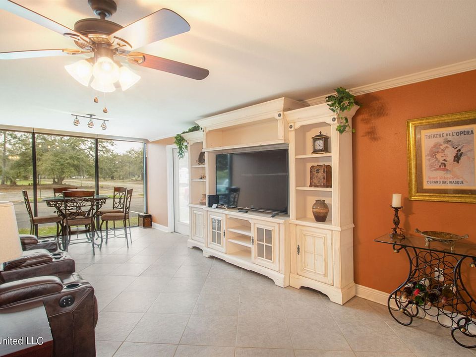 1st image of 2046 Beach Blvd #111