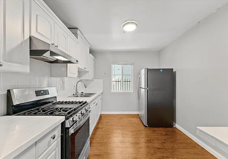 1711 Delaware Ave #5 — Photo 9