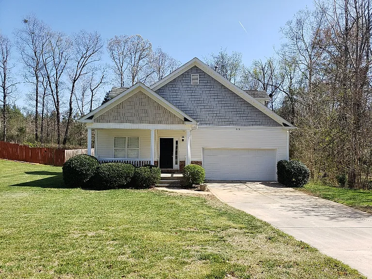 626 Neal Dr — Photo 4