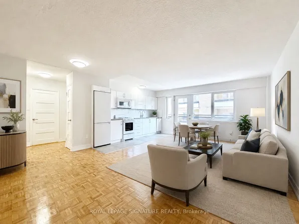 95 Lawton Blvd #307, Toronto, ON M4V 1Z8