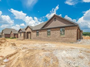1060 Quail Hollow Dr, Bentonville, AR 72713