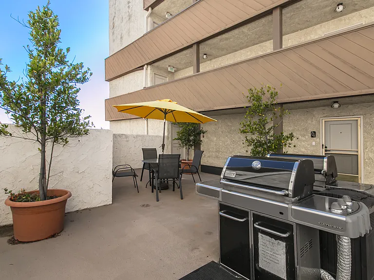 1339 N Columbus Ave #304 — Photo 26