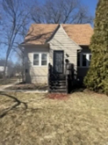 5689-91 N 41st St Photo 1