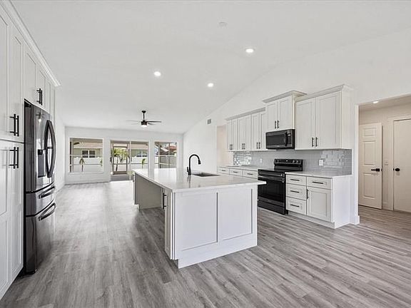 2nd image of 2098 SW Larchmont Ln