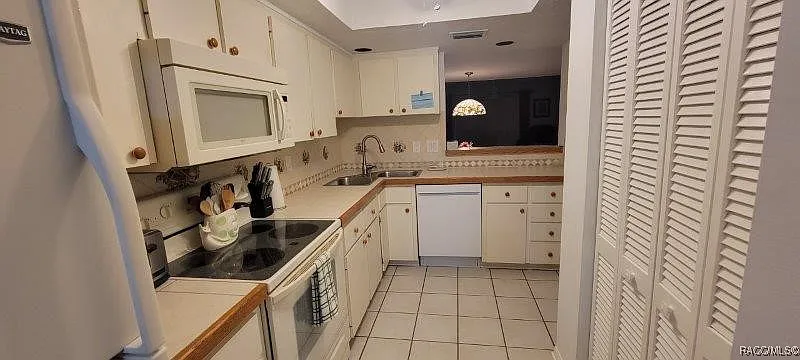 2 bed, 2.5 bath, 1320 sqft, $2,500 — Photo 2