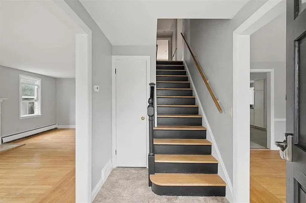 5 bed, 3106 sqft, $4,200 — Photo 3