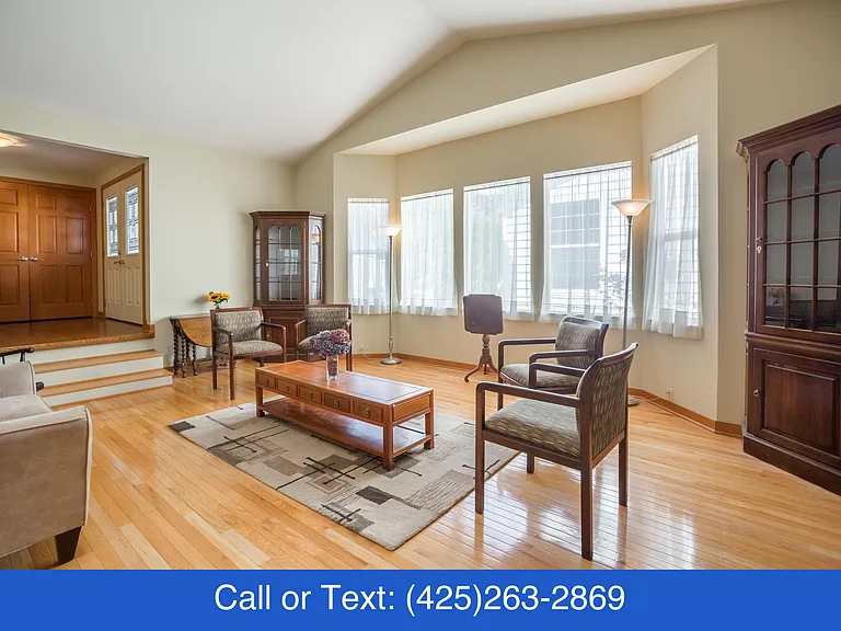 12044C Roosevelt Way NE — Photo 6