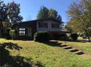 3110 Flanders Dr, Winston Salem, NC 27105