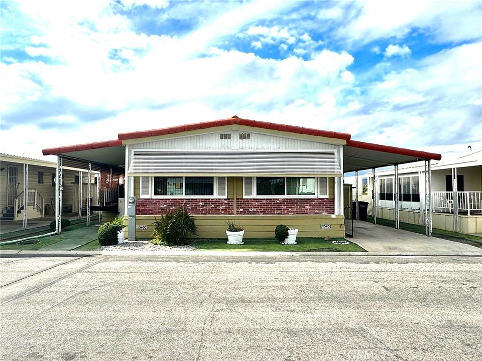 1st image of 1895 W Devonshire Ave Space 69
