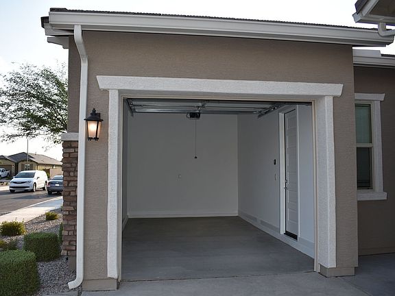 2nd image of 2530 W Huntington Dr #2
