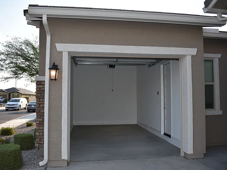 2530 W Huntington Dr #2 — Photo 1