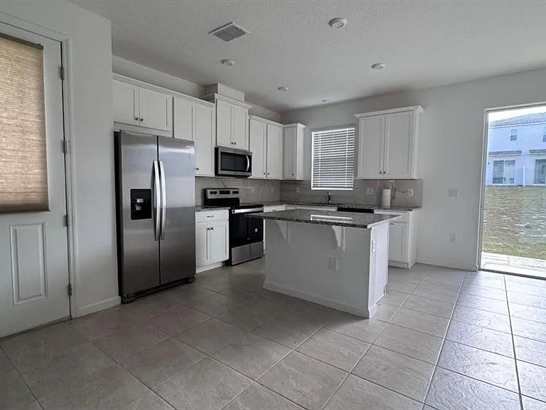1102 Seaside Mist Trl — Photo 3