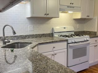 39 Bourne St APT 2, Bristol, RI 02809