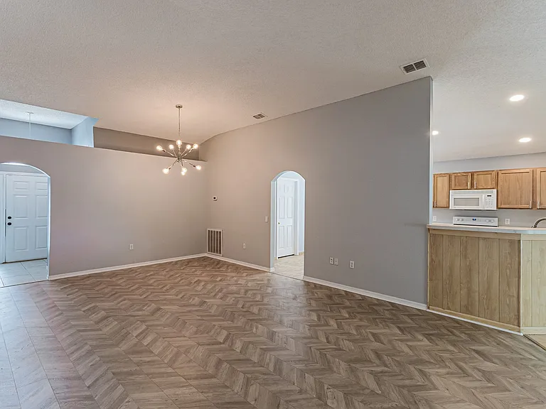 1733 La Maderia Dr SW — Photo 5