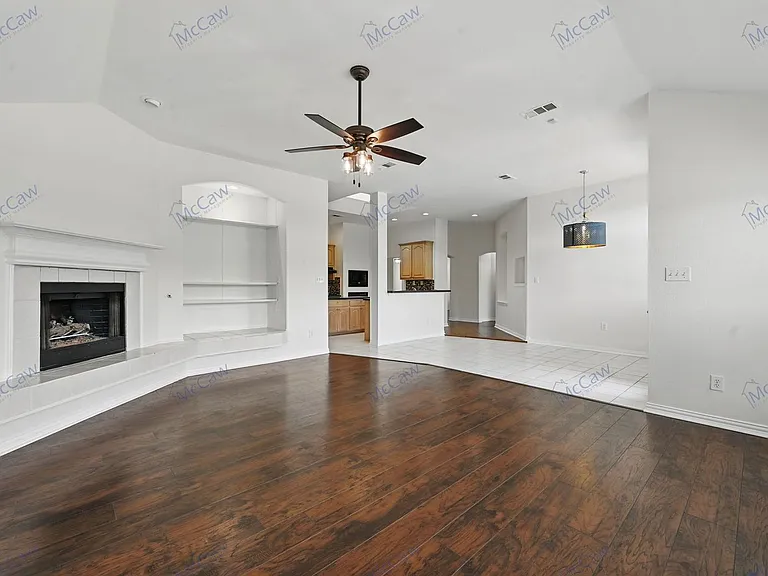 544 Layton Dr — Photo 8