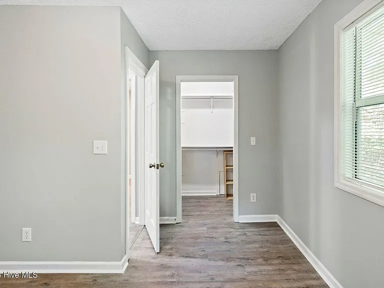 4304 Spirea Dr #B — Photo 12