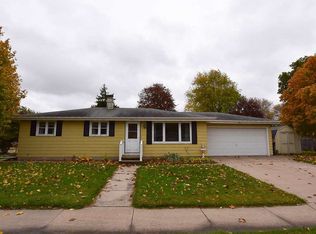 1705 Winchester Ave, Oshkosh, WI 54901