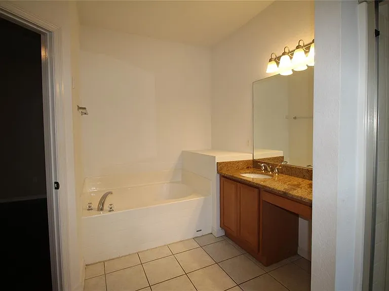 3724 Eagle Pass St — Photo 17