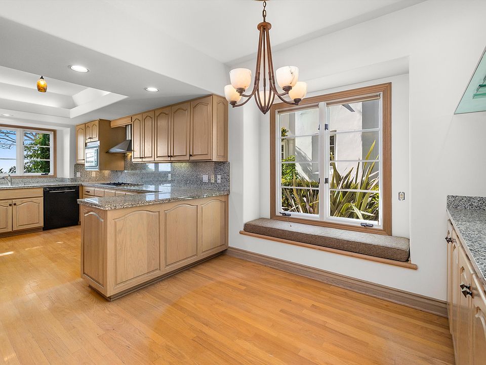 Kitchen with Breakfast Nook