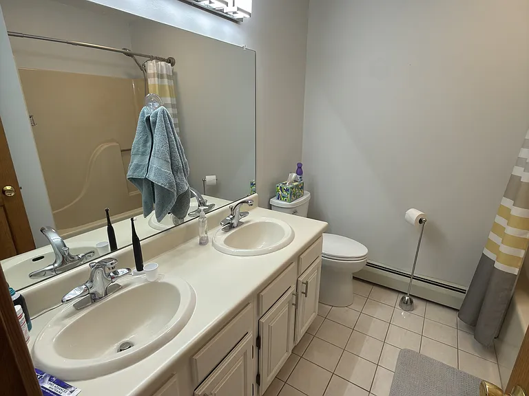 Shared upstairs full bathroom
