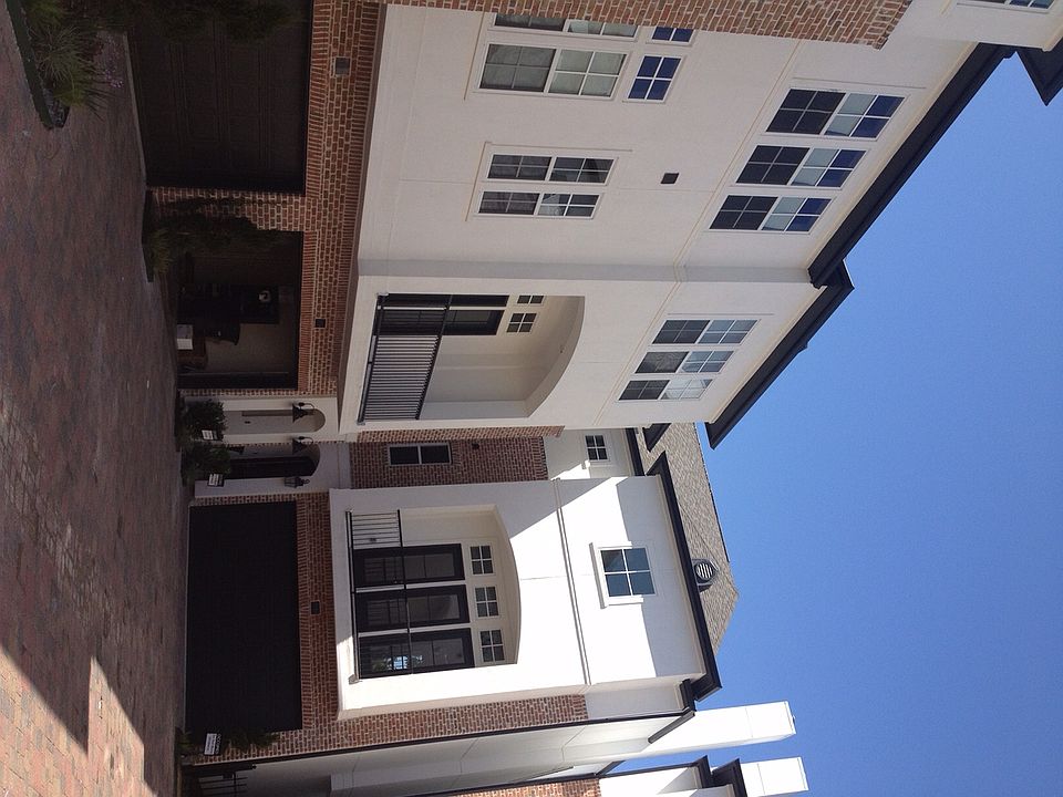 2nd image of 5114 Larkin St