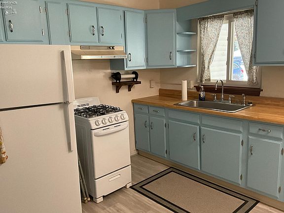 3rd image of 109 Clifton St