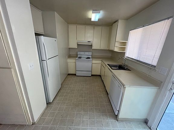5th image of 2213 L St APT A