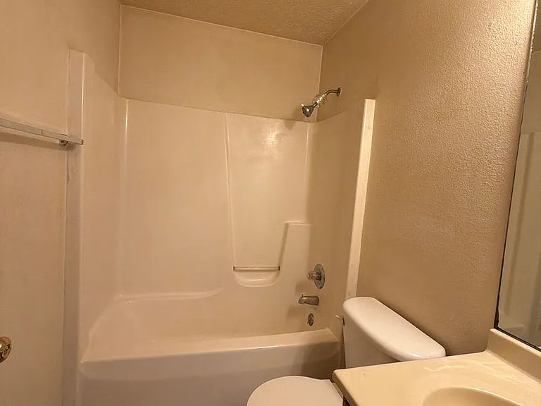 269 Woodridge Ct — Photo 22
