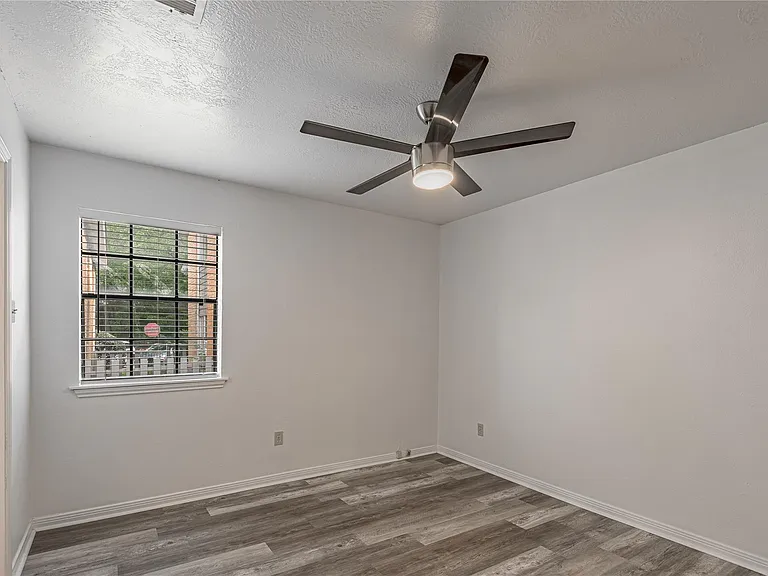 2402 Sycamore Ave #E1 — Photo 14