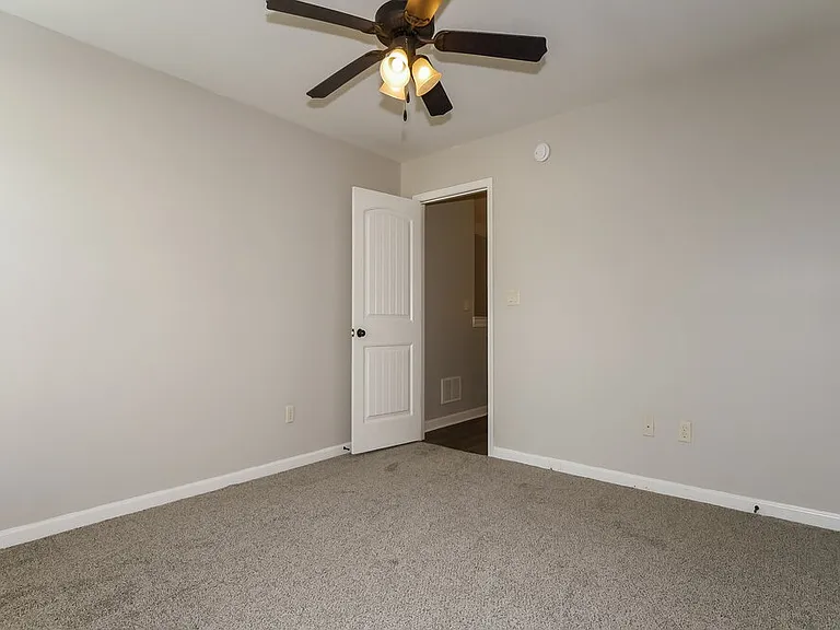 4694 W Dublin — Photo 12