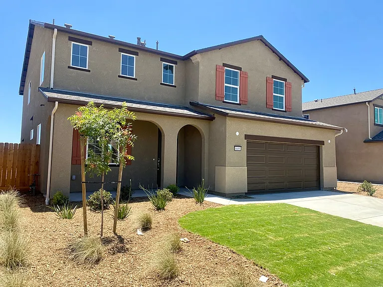 6689 E Cambridge Ave — Photo 2