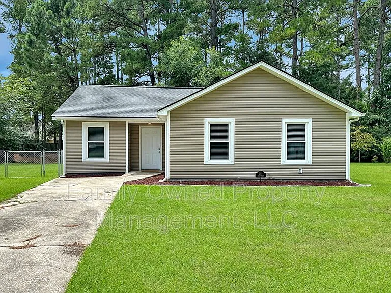 203 Pebble Creek Rd — Photo 1