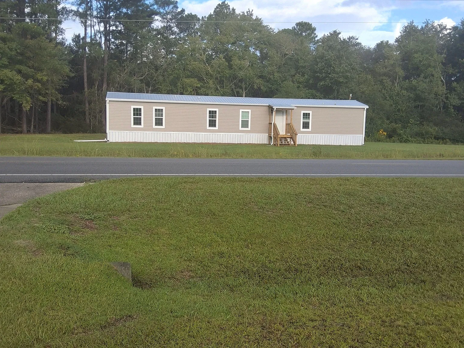 3 bed, 2.0 bath, 1200 sqft, $1,600 — Photo 4
