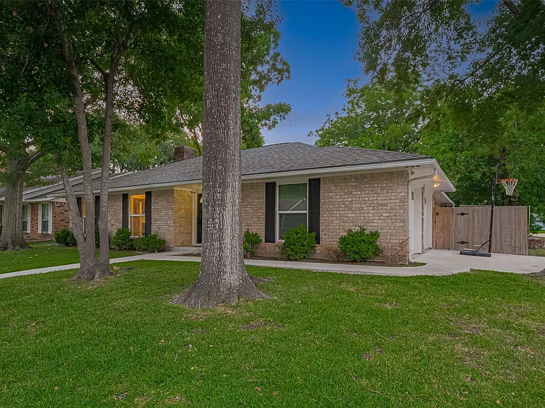 12602 Westleigh Dr — Photo 35