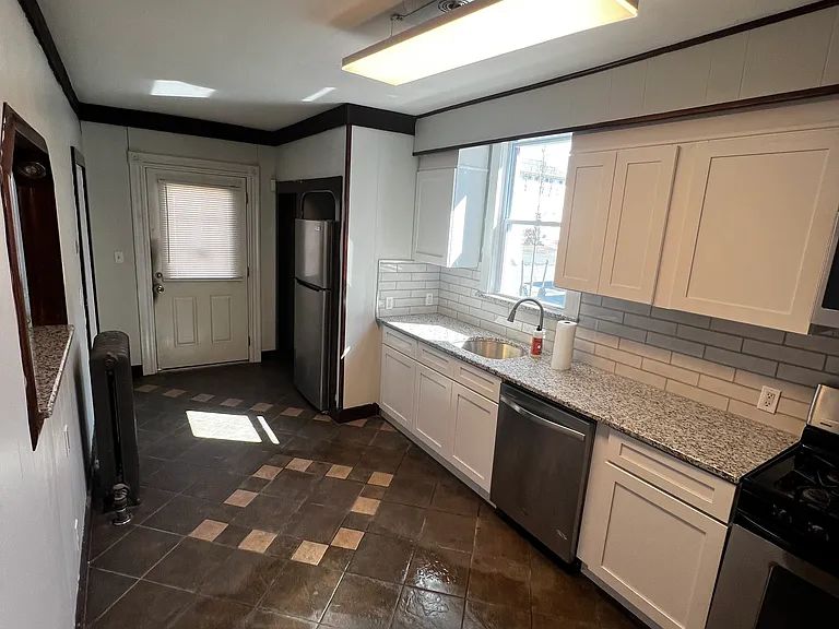 24 Lawrence St #A — Photo 2