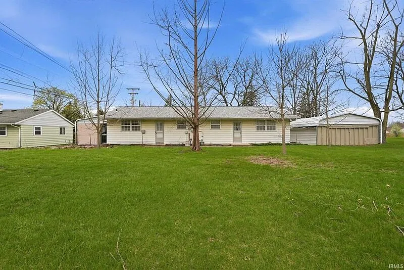 2 bed, 1.0 bath, $1,300 — Photo 3