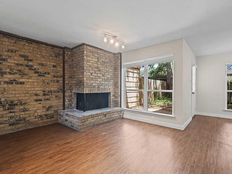 2015 Warnford Pl #2015 — Photo 36