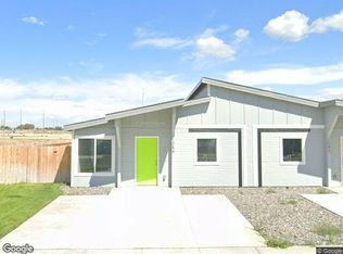 1044 NE Emerald Dr, Hermiston, OR 97838