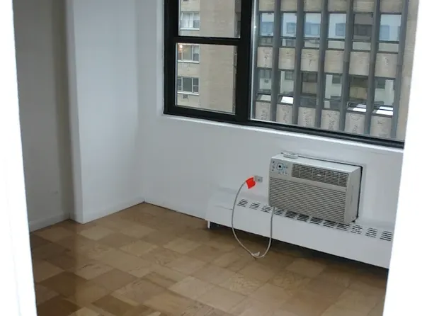 330 E 46th St, New York, NY