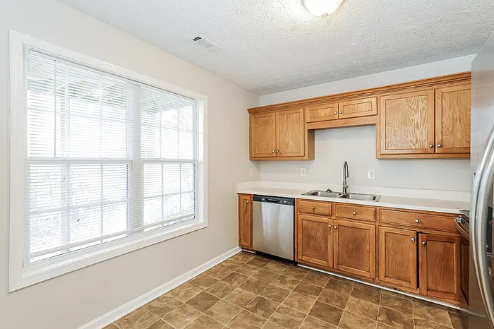 195 Wynnmeade Pkwy — Photo 7