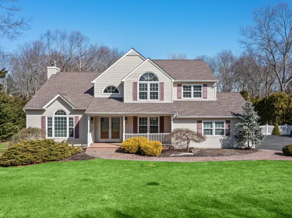3 Kimberly Court, Manorville, NY 11949