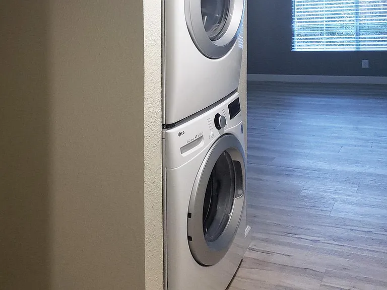 1-Bedroom Washer & Dryer