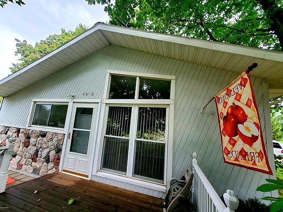 3rd image of 4060 Northgate Dr NE