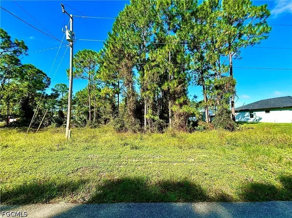 812 Downer Ave S, Lehigh Acres, FL 33974
